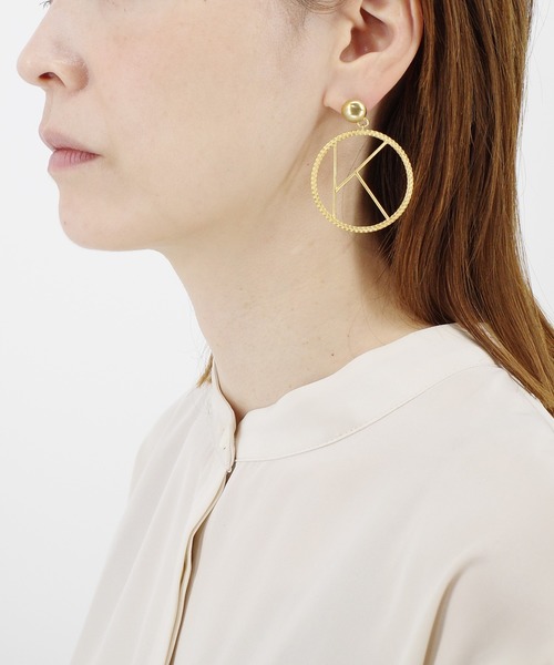 ATELIER COVA（アトリエコバ）の「【ATELIER COVA/アトリエコバ】イニシャルサークルピアス　シングル（ピアス（片耳用）・レディース・A/E/K/M/N/R/S/Y・FREE）」の10枚目の写真