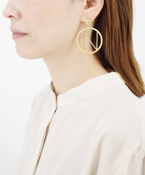 ATELIER COVA（アトリエコバ）の「【ATELIER COVA/アトリエコバ】イニシャルサークルピアス　シングル（ピアス（片耳用）・レディース・A/E/K/M/N/R/S/Y・FREE）」の11枚目の写真