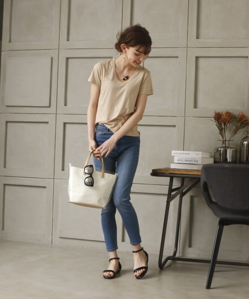 minky me!（ミンキーミー）の「スクエアトゥネックベルトフラットサンダル（サンダル・レディース・E/ブラック×グリーン/シルバー×スモーキークォーツ/スモークグレー/ブラック系その他2/D/パイソン/ブラック系その他3/ペールイエロー/ピンク系その他3/ライトパープル/ブルー系その他3・M/LL/S/L/XL/SS）」の22枚目の写真