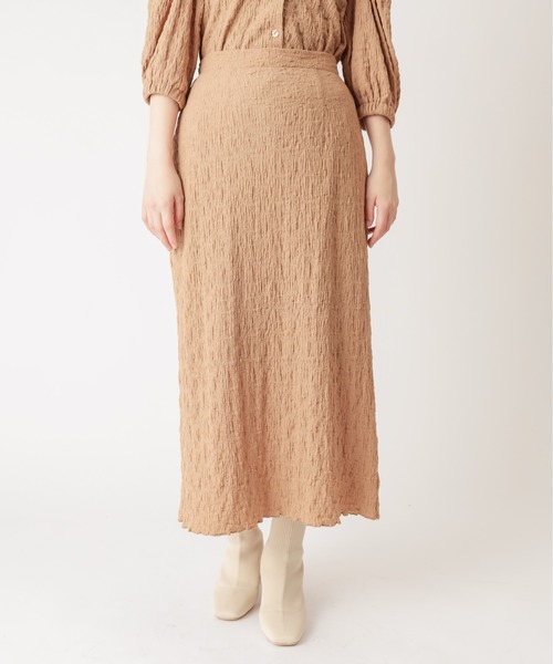 natural couture(ナチュラルクチュール)の「ぽこぽこIラインスカート(スカート・レディース・ブラック/ベージュ/オフホワイト/ライム・FREE)」の8枚目の写真