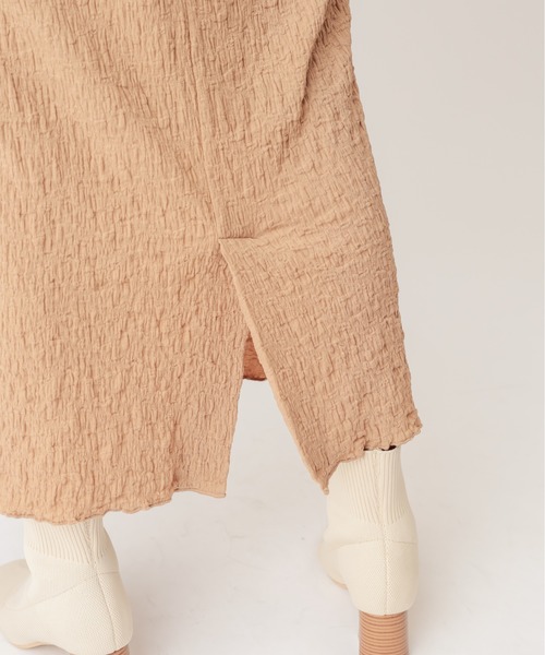 natural couture(ナチュラルクチュール)の「ぽこぽこIラインスカート(スカート・レディース・ブラック/ベージュ/オフホワイト/ライム・FREE)」の16枚目の写真