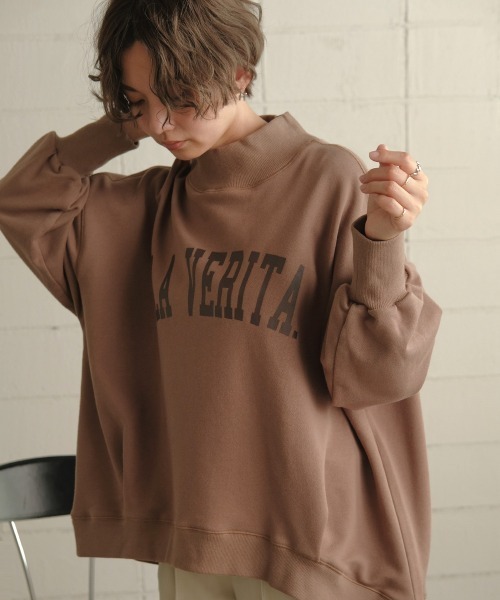 Bab（バブ）の「【WEB限定】カレッジロゴスウェットビッグシルエットプルオーバー（スウェット・レディース・ブラック/チャコールグレー/モカ/グリーン・FREE）」の21枚目の写真