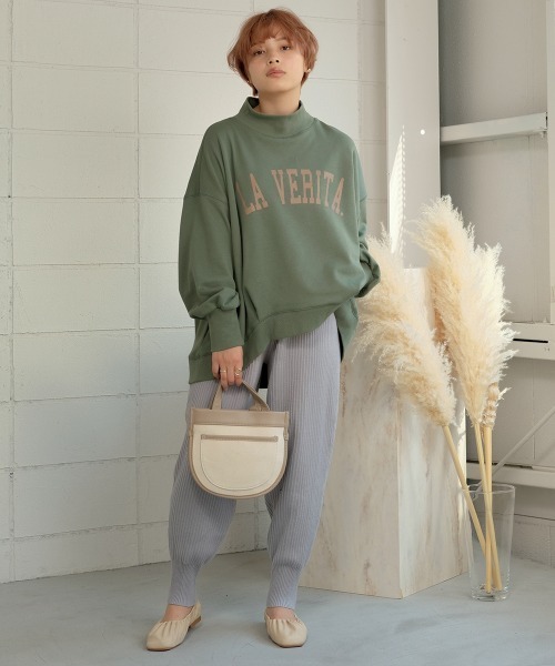 Bab（バブ）の「【WEB限定】カレッジロゴスウェットビッグシルエットプルオーバー（スウェット・レディース・ブラック/チャコールグレー/モカ/グリーン・FREE）」の6枚目の写真