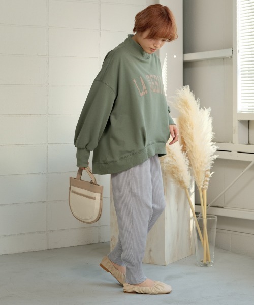 Bab（バブ）の「【WEB限定】カレッジロゴスウェットビッグシルエットプルオーバー（スウェット・レディース・ブラック/チャコールグレー/モカ/グリーン・FREE）」の8枚目の写真