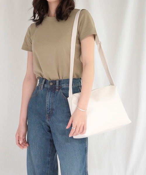 yuue' ( wear )（ユーイ）の「ソフトフェイクレザー ビッグショルダーバッグ（ショルダーバッグ・レディース・ホワイト/ブラック・FREE）」の8枚目の写真