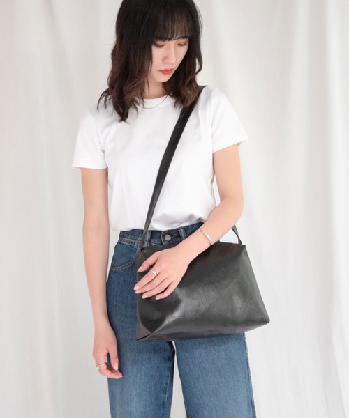 yuue' ( wear )（ユーイ）の「ソフトフェイクレザー ビッグショルダーバッグ（ショルダーバッグ・レディース・ホワイト/ブラック・FREE）」の16枚目の写真