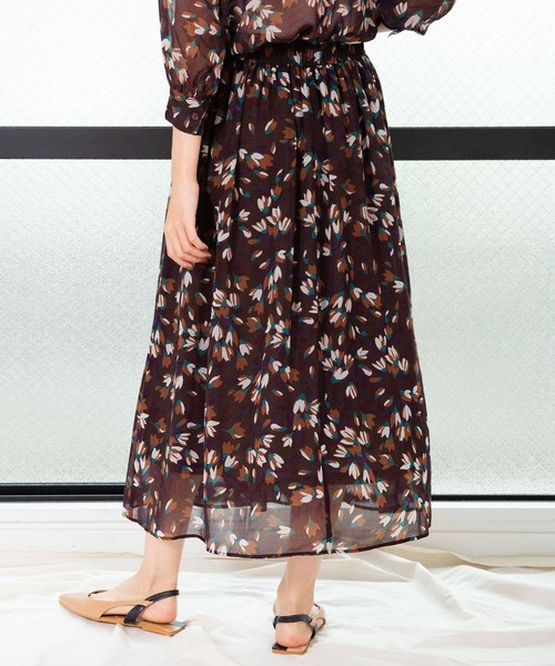 NARACAMICIE(ナラカミーチェ)の「《セットアップ対応》シフォンフラワープリントスカート(スカート・レディース・ネイビー/ブラウン・MEDIUM)」の11枚目の写真