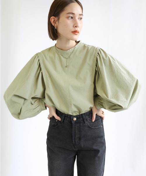 select MOCA(セレクトモカ)の「ノーカラ―ボリューム切替ブラウス(シャツ/ブラウス・レディース・ブラック/オフホワイト/ライトパープル/カーキ/ライトベージュ・FREE)」の4枚目の写真