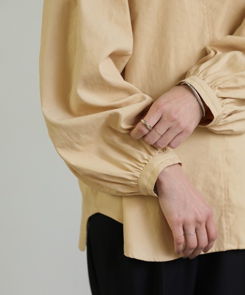 select MOCA(セレクトモカ)の「ノーカラ―ボリューム切替ブラウス(シャツ/ブラウス・レディース・ブラック/オフホワイト/ライトパープル/カーキ/ライトベージュ・FREE)」の6枚目の写真