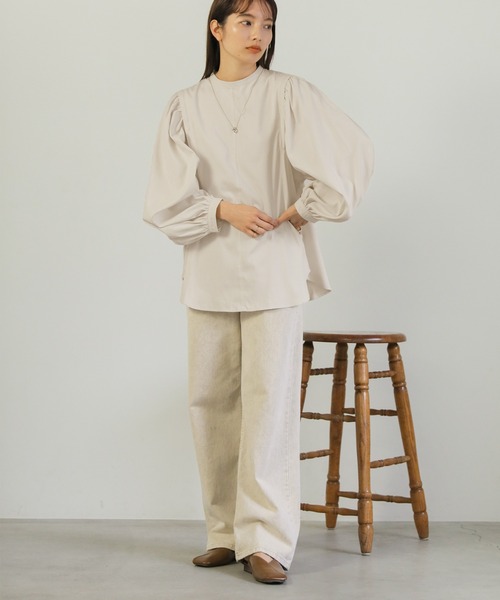 select MOCA(セレクトモカ)の「ノーカラ―ボリューム切替ブラウス(シャツ/ブラウス・レディース・ブラック/オフホワイト/ライトパープル/カーキ/ライトベージュ・FREE)」の7枚目の写真