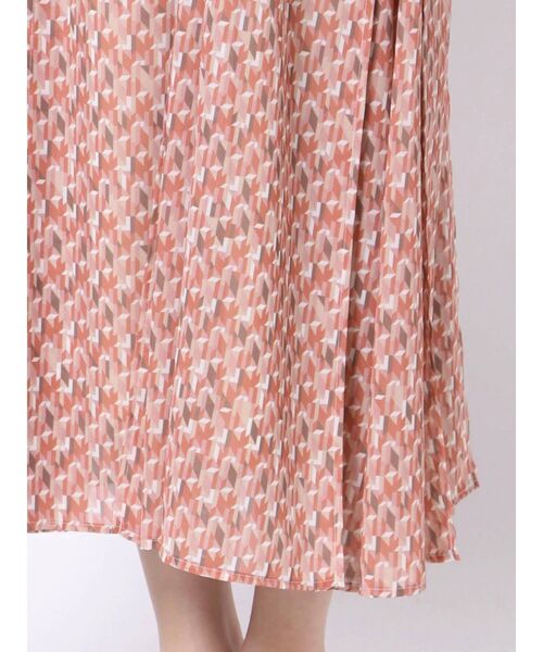 MERCURYDUO（マーキュリーデュオ）の「ジオメトリックロングキャミワンピース（ワンピース・レディース・グリーン/オレンジ・FREE）」の6枚目の写真