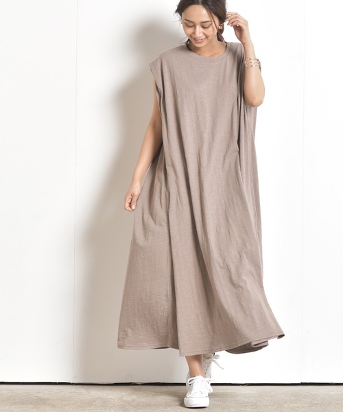 rps(アールピーエス)の「タックフレンチスリーブマキシワンピース(ワンピース・レディース・チャコールグレー/ブラック/モカ・M)」の1枚目の写真