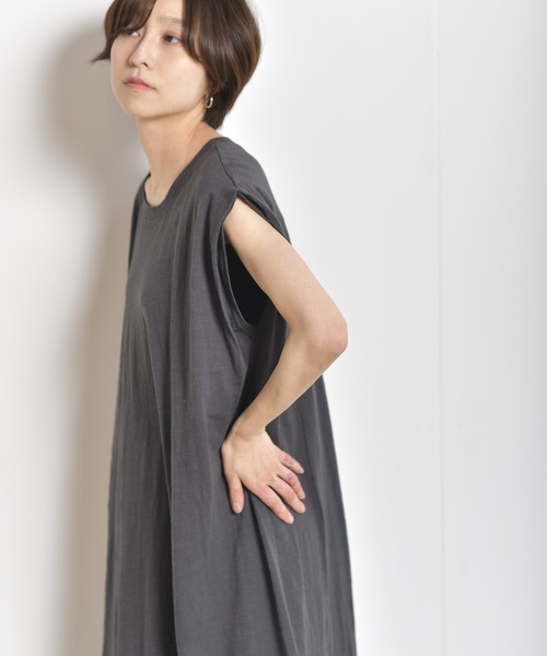 rps(アールピーエス)の「タックフレンチスリーブマキシワンピース(ワンピース・レディース・チャコールグレー/ブラック/モカ・M)」の19枚目の写真