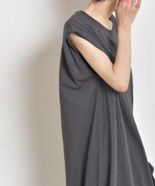 rps(アールピーエス)の「タックフレンチスリーブマキシワンピース(ワンピース・レディース・チャコールグレー/ブラック/モカ・M)」の21枚目の写真