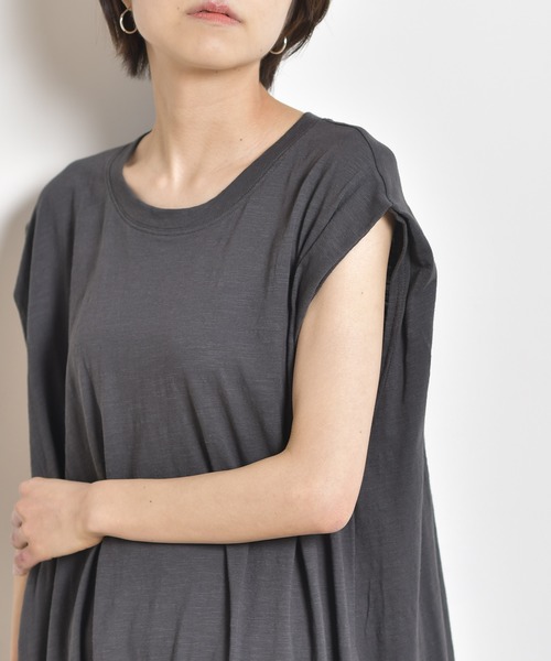 rps(アールピーエス)の「タックフレンチスリーブマキシワンピース(ワンピース・レディース・チャコールグレー/ブラック/モカ・M)」の22枚目の写真