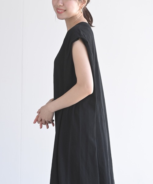 rps(アールピーエス)の「タックフレンチスリーブマキシワンピース(ワンピース・レディース・チャコールグレー/ブラック/モカ・M)」の11枚目の写真