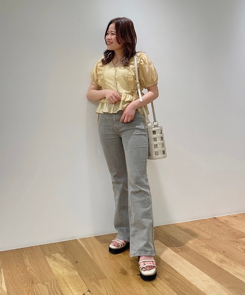 FREE'S MART（フリーズマート）の「◆前後2Wayシアー肩フリル半袖ブラウス（シャツ/ブラウス・レディース・ブラック/ホワイト/グリーン/イエロー・FREE）」の11枚目の写真