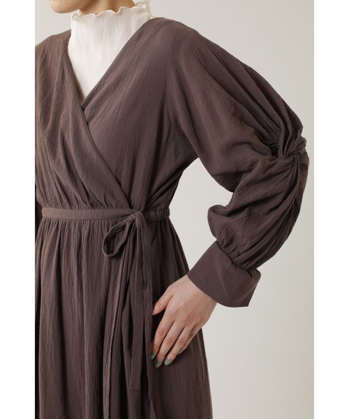 ROSE BUD(ローズバッド)の「カシュクールガウン(ノーカラーコート・レディース・ベージュ/ブラウン・FREE)」の13枚目の写真