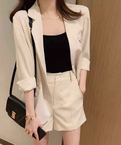 meJane（ミージェーン）の「テーラードジャケット&ショートパンツセットアップ【ZOZOTOWN限定】（セットアップ・レディース・ブルー/アイボリー・S/M）」の2枚目の写真