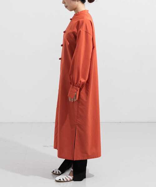 URBAN RESEARCH（アーバンリサーチ）の「チャイナ釦マキシワンピース（ワンピース・レディース・ブラック/オレンジ・FREE）」の7枚目の写真