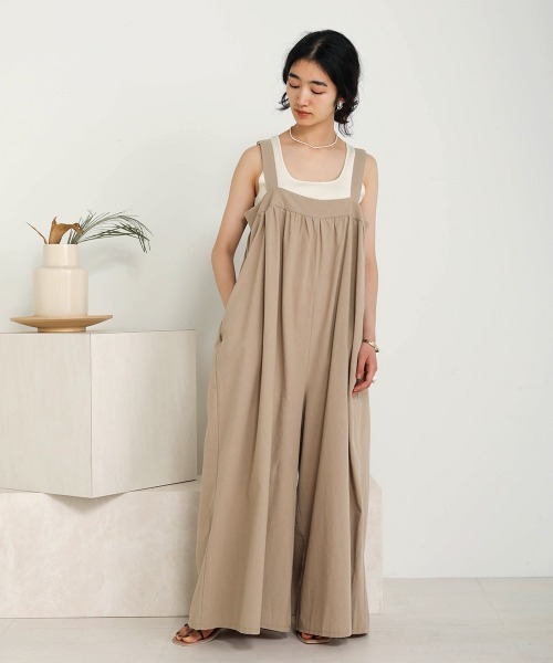 Bab(バブ)の「【WEB限定】ワイドシルエットサロペット(サロペット/オーバーオール・レディース・ブラック/ベージュ/ブラウン・FREE)」の3枚目の写真