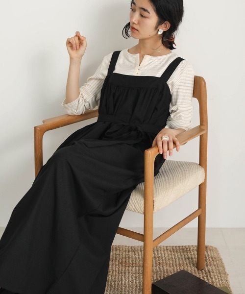 Bab(バブ)の「【WEB限定】ワイドシルエットサロペット(サロペット/オーバーオール・レディース・ブラック/ベージュ/ブラウン・FREE)」の7枚目の写真