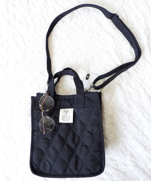 CONVERSE(コンバース)の「CONVERSE QUILTING PIPING SQUARE 2WAY TOTE BAG(トートバッグ・レディース・ベージュ/カーキ/ブラック・FREE)」の2枚目の写真