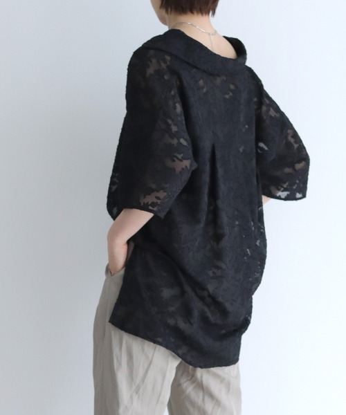 Lant Kalte（ラントカルテ）の「【Lant Kalte】ジャガードレースルーズシャツ（シャツ/ブラウス・レディース・ホワイト/ブラック/ブルー・MEDIUM）」の2枚目の写真