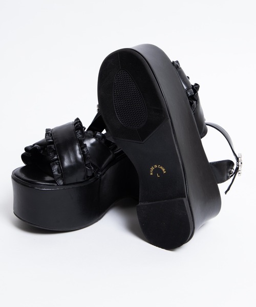 WEGO(ウィゴー)の「WEGO/クロスフリル厚底サンダル(サンダル・レディース・ブラック・MEDIUM/LARGE)」の4枚目の写真