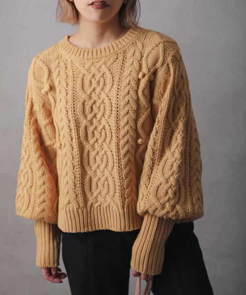 ap retro（アプレトロ）の「ケーブル編みパフスリーブニット（ニット/セーター・レディース・ブラック/ブルー/イエロー/アイボリー・FREE）」の4枚目の写真