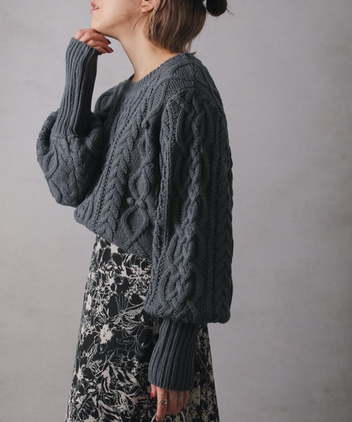 ap retro（アプレトロ）の「ケーブル編みパフスリーブニット（ニット/セーター・レディース・ブラック/ブルー/イエロー/アイボリー・FREE）」の3枚目の写真