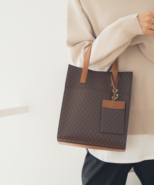 GLOBAL WORK(グローバルワーク)の「モノグラム2WAYトート/218058(トートバッグ・レディース・ブラック/ブラウン/ダークブラウン・FREE)」の4枚目の写真