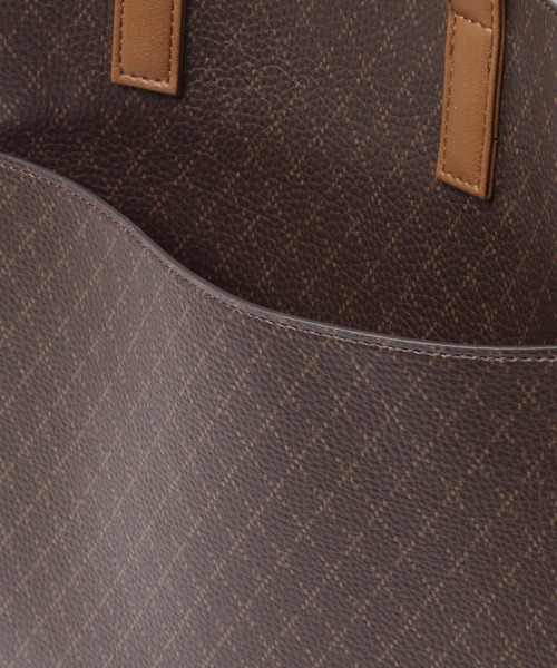GLOBAL WORK(グローバルワーク)の「モノグラム2WAYトート/218058(トートバッグ・レディース・ブラック/ブラウン/ダークブラウン・FREE)」の6枚目の写真