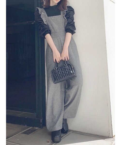 dazzlin（ダズリン）の「フリルロングサロペット（サロペット/オーバーオール・レディース・ブラック/グレー・FREE）」の6枚目の写真