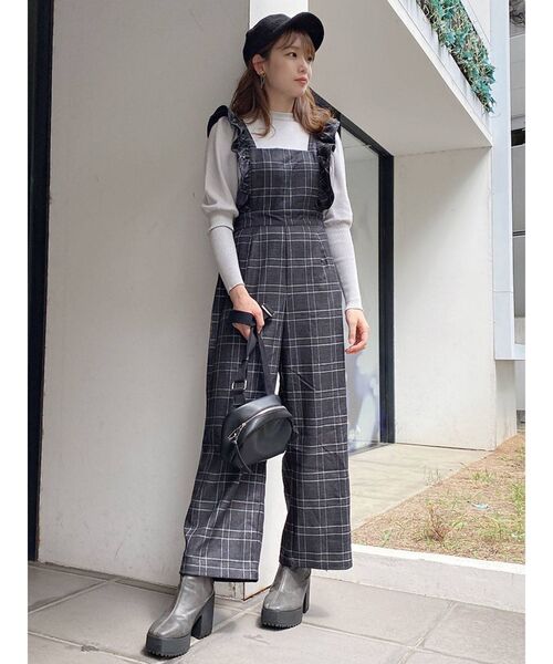 dazzlin（ダズリン）の「フリルロングサロペット（サロペット/オーバーオール・レディース・ブラック/グレー・FREE）」の14枚目の写真