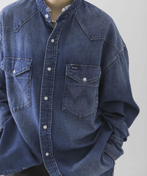 Wrangler（ラングラー）の「『別注』Wrangler×URBAN RESEARCH　DENIM SHIRTS（シャツ/ブラウス・レディース・ブルー・FREE）」の2枚目の写真