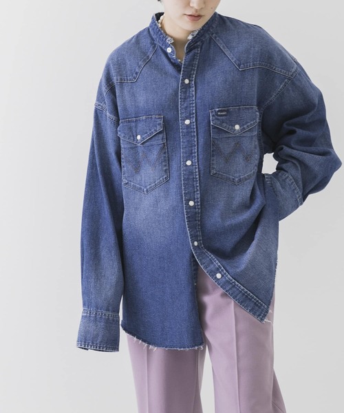 Wrangler（ラングラー）の「『別注』Wrangler×URBAN RESEARCH　DENIM SHIRTS（シャツ/ブラウス・レディース・ブルー・FREE）」の3枚目の写真