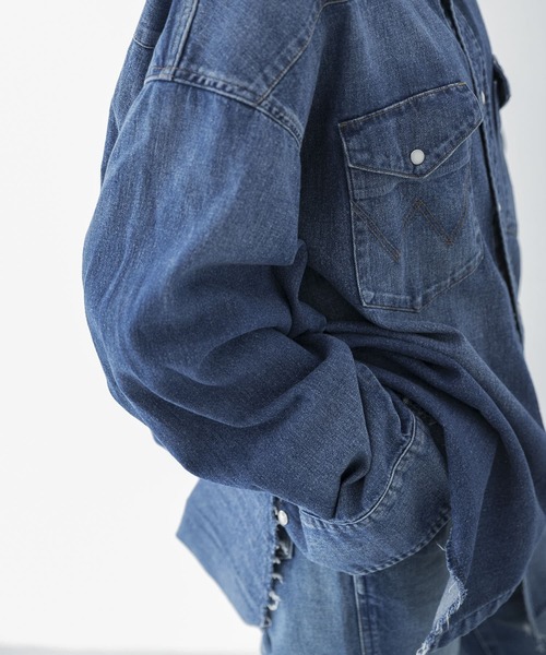 Wrangler（ラングラー）の「『別注』Wrangler×URBAN RESEARCH　DENIM SHIRTS（シャツ/ブラウス・レディース・ブルー・FREE）」の10枚目の写真