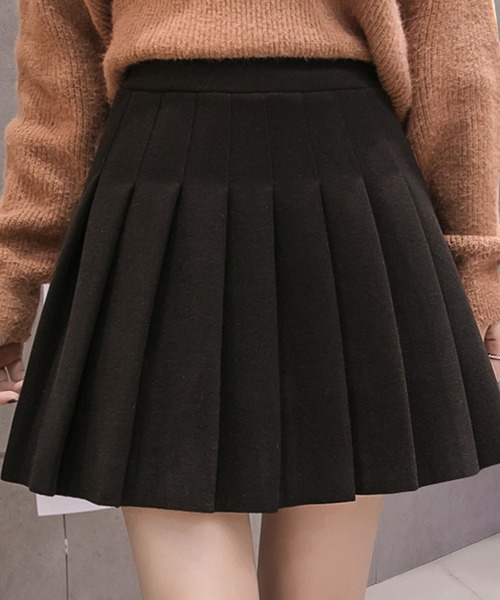 Grandeir（グランディール）の「裏地付き ミニ丈 プリーツスカート（スカート・レディース・グレー/チャコールグレー/ブラック・M）」の2枚目の写真