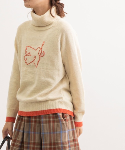 POU DOU DOU（プードゥドゥ）の「バードインターシャタートルニット（ニット/セーター・レディース・アイボリー/ベージュ/ダークグレー・3）」の2枚目の写真