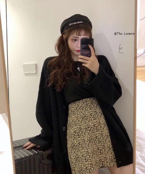 SONA(ソナ)の「SONYUNARA Vネックルーズフィットカーディガン(Tシャツ/カットソー・レディース・ブラック/ベージュ/ブラウン/アイボリー・FREE)」の9枚目の写真
