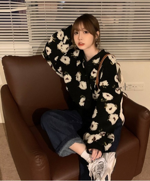 SONA（ソナ）の「SONYUNARA ボアクロップカーディガン（カーディガン/ボレロ・レディース・ブラック/コーラルピンク・FREE）」の8枚目の写真