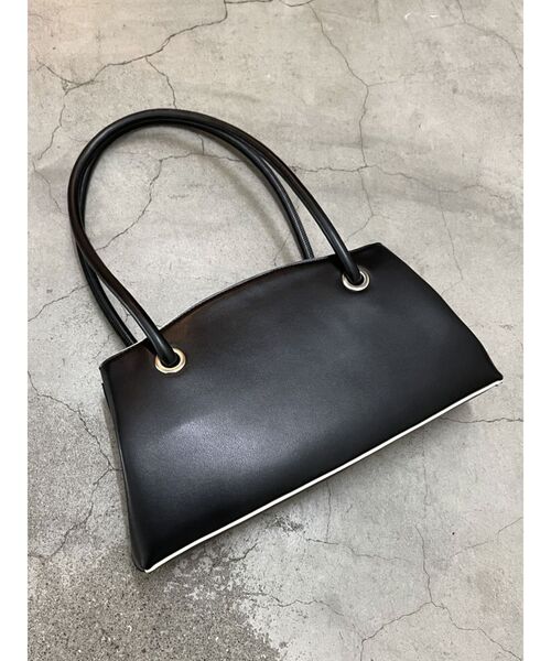 EMODA（エモダ）の「カーブラウンドハンドバッグ（ハンドバッグ・レディース・ブラック/ブラウン・FREE）」の2枚目の写真