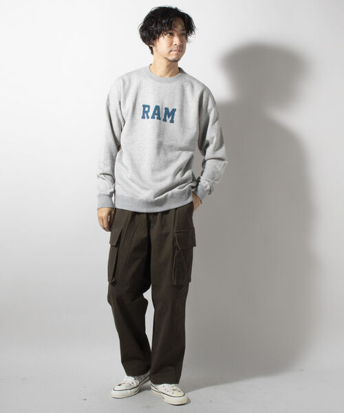 BARNS OUTFITTERS(バーンズアウトフィッターズ)の「【WEB限定】【BARNS OUTFITTERS】別注スウェット RAM(スウェット・メンズ・チャコールグレー/ブルー系その他7・SMALL/MEDIUM/LARGE)」の8枚目の写真