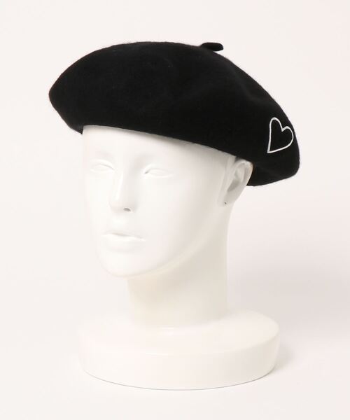 Fun & Daily（ファンアンドデイリー）の「F&D : ハートエンブレムベレー帽（ハンチング/ベレー帽・レディース・ブラック/ベージュ・FREE）」の2枚目の写真