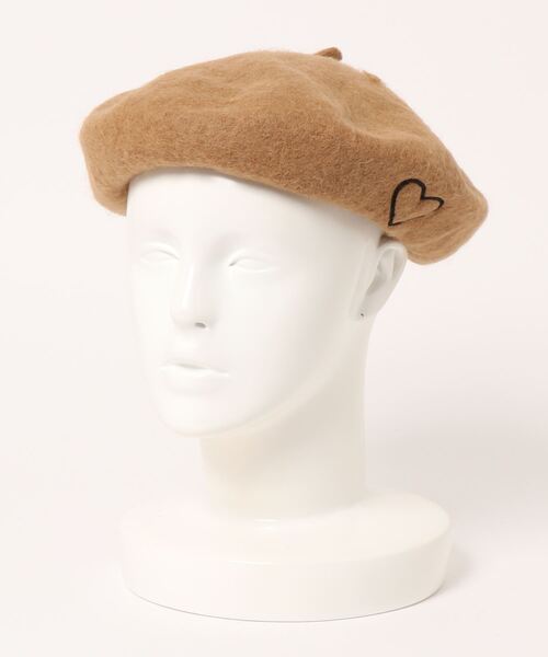 Fun & Daily（ファンアンドデイリー）の「F&D : ハートエンブレムベレー帽（ハンチング/ベレー帽・レディース・ブラック/ベージュ・FREE）」の4枚目の写真
