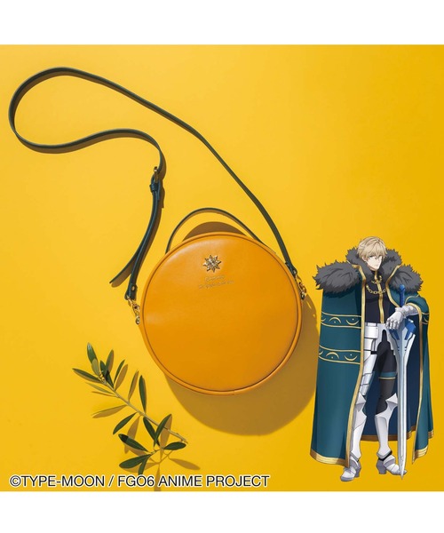 Kraso（クラソ）の「劇場版　Ｆａｔｅ／Ｇｒａｎｄ　Ｏｒｄｅｒ　－神聖円卓領域キャメロット－　太陽の騎士ガウェインのバイカラーバッグ（ショルダーバッグ・レディース・イエロー系その他・ONE SIZE）」の2枚目の写真