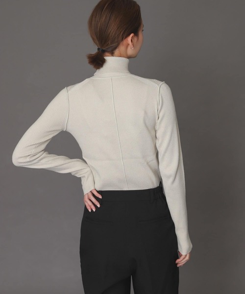 SENSE OF PLACE by URBAN RESEARCH（センスオブプレイスバイアーバンリサーチ）の「ストレッチリブタートルネックセーター（ニット/セーター・レディース・ブラック/アイボリー/ブラウン/ピンク・ONE）」の9枚目の写真