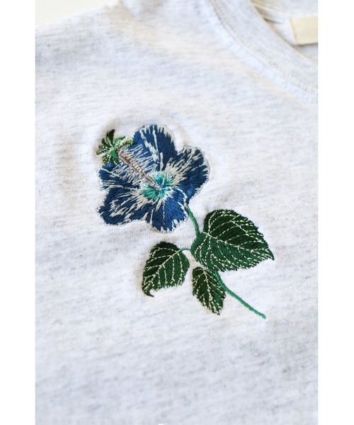 And A（アンドエー）の「AlexanderLeeChang アレキサンダーリーチャン / SO STITCH T ×Saori Ohwada コラボ ボタニカル刺繍ステッチカットソー / AC012209（Tシャツ/カットソー・メンズ・アッシュ/ブラック/サンドベージュ・2/4/3）」の13枚目の写真