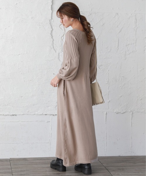 La-gemme（ラジェム）の「Vネックボリューム袖ニットワンピース（ワンピース・レディース・ブラック/ベージュ/ワインレッド/グレイッシュベージュ・S/M/L）」の16枚目の写真